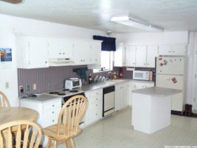 729 River Heights Blvd, River Heights, UT 84321 — photo 2