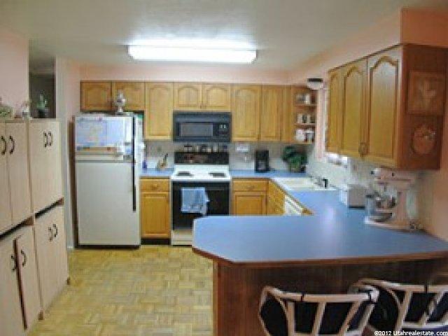 352 W 2250 N, Sunset, UT 84015 — photo 2