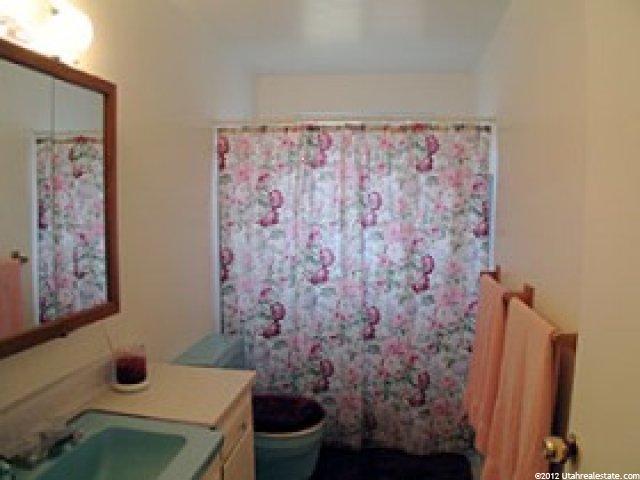 352 W 2250 N, Sunset, UT 84015 — photo 8