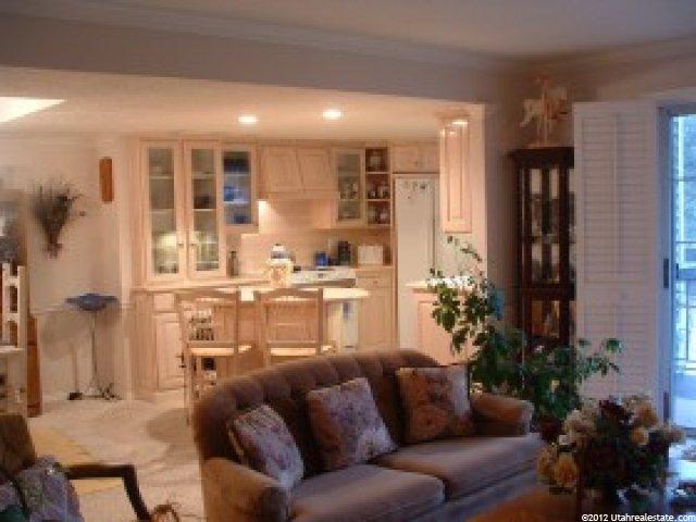 677 E 4025 S #E, Murray, UT 84107 — photo 4