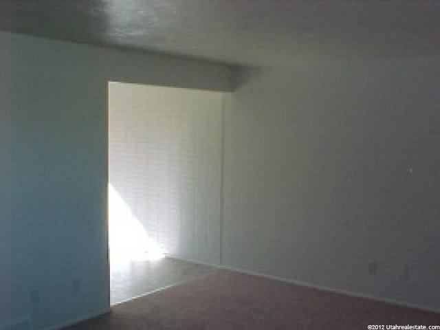 621 W 1750 N, Clinton, UT 84015 — photo 2