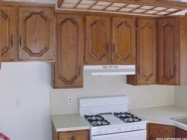621 W 1750 N, Clinton, UT 84015 — photo 4