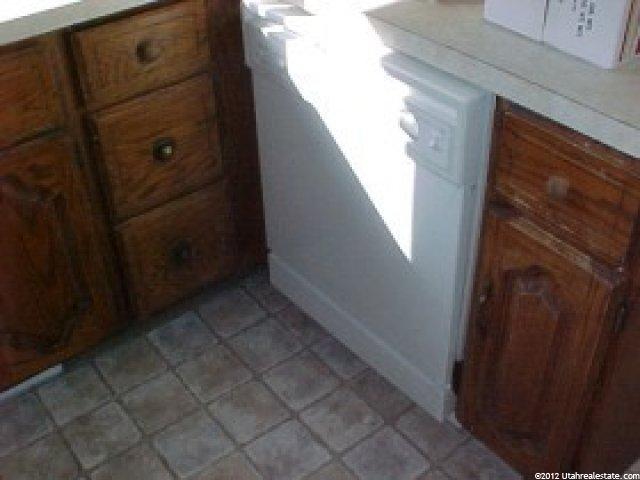 621 W 1750 N, Clinton, UT 84015 — photo 5