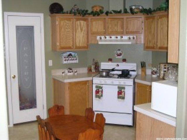 7273 Copperview Dr, Magna, UT 84044 — photo 2