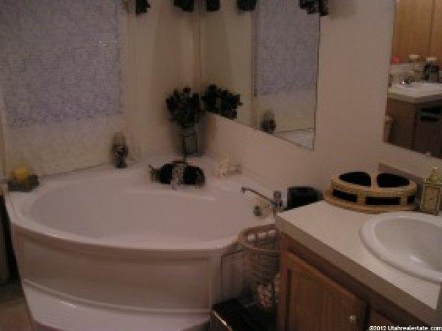7273 Copperview Dr, Magna, UT 84044 — photo 4