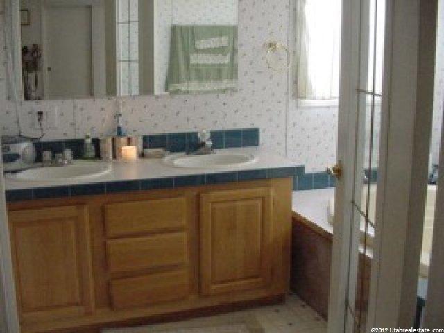 170 W Center, Levan, UT 84639 — photo 5