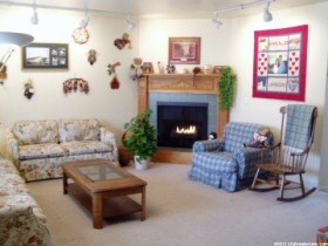 9242 Quail Run Dr, Sandy, UT 84093 — photo 2