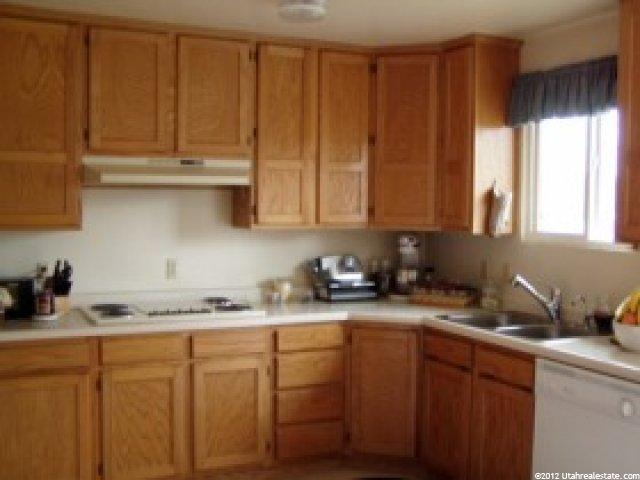 9242 Quail Run Dr, Sandy, UT 84093 — photo 3
