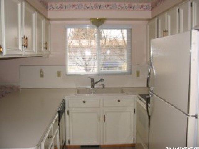 892 E 7865 S, Sandy, UT 84094 — photo 2