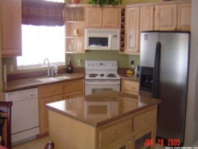 7909 S Showcase Ln, Sandy, UT 84094 — photo 3