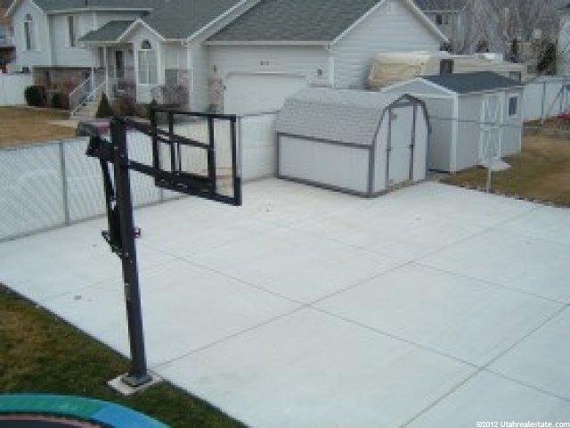 1414 Willow Valley Dr, Centerville, UT 84014 — photo 2