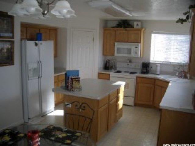 109 E 1150 N, Harrisville, UT 84404 — photo 4
