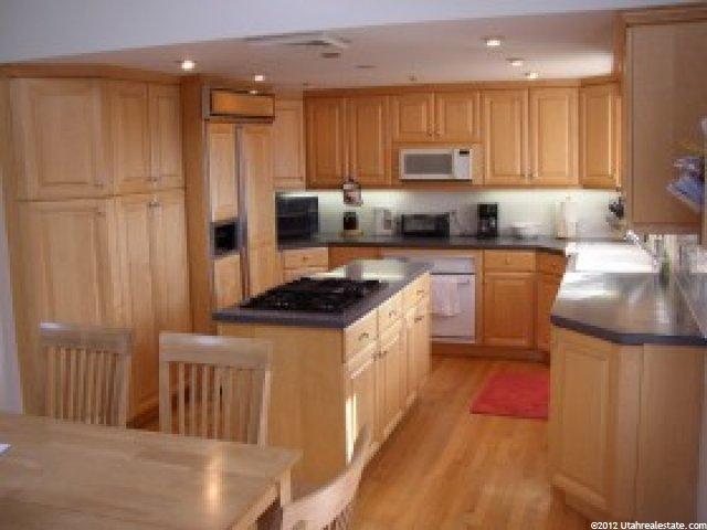 8204 S Bettina Ln E, Sandy, UT 84093 — photo 4