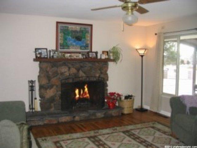 9855 Amber Ln, Sandy, UT 84094 — photo 3