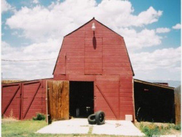 930 W 3000s, Roosevelt, UT 84066 — photo 2