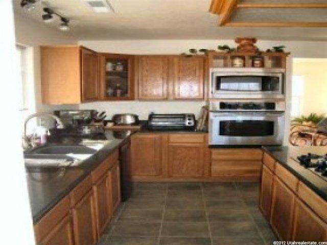 159 S Cliff Rose Dr, Veyo, UT 84782 — photo 3