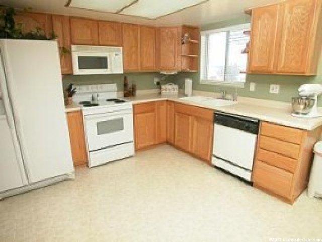 684 W 2200 N, Clinton, UT 84015 — photo 4