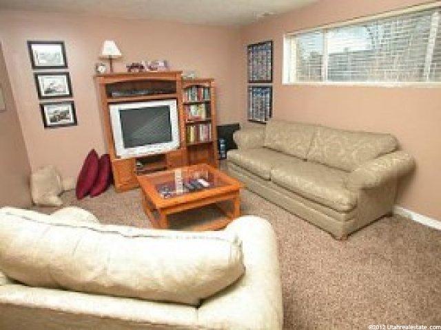 684 W 2200 N, Clinton, UT 84015 — photo 5