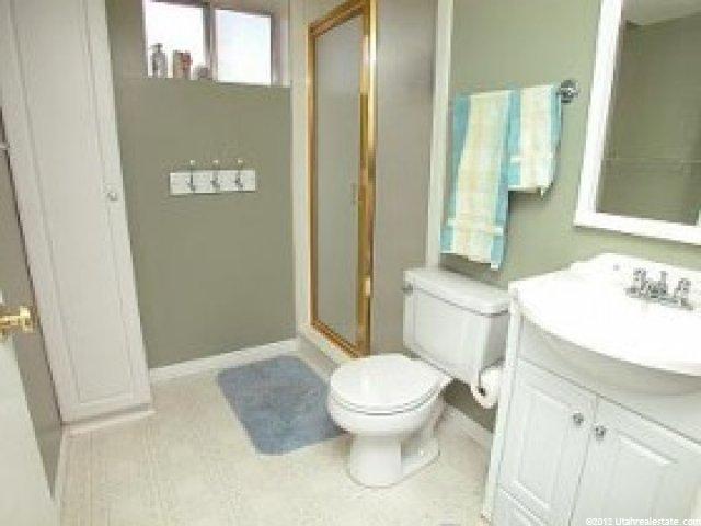684 W 2200 N, Clinton, UT 84015 — photo 6