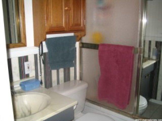 162 S 450 E, Clearfield, UT 84015 — photo 4