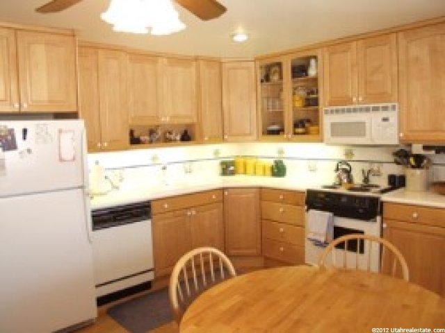 9145 S Mockingbird Cir, Sandy, UT 84094 — photo 2