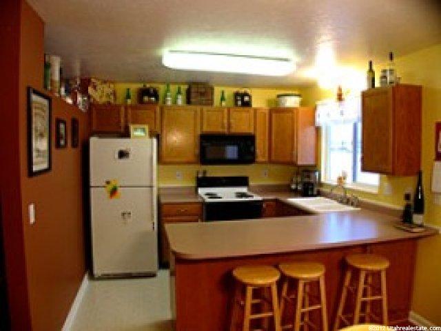 5516 S 3275 W, Roy, UT 84067 — photo 2