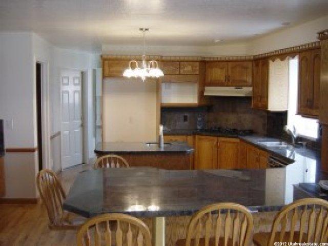 2127 E Oak Manor Dr, Sandy, UT 84092 — photo 3