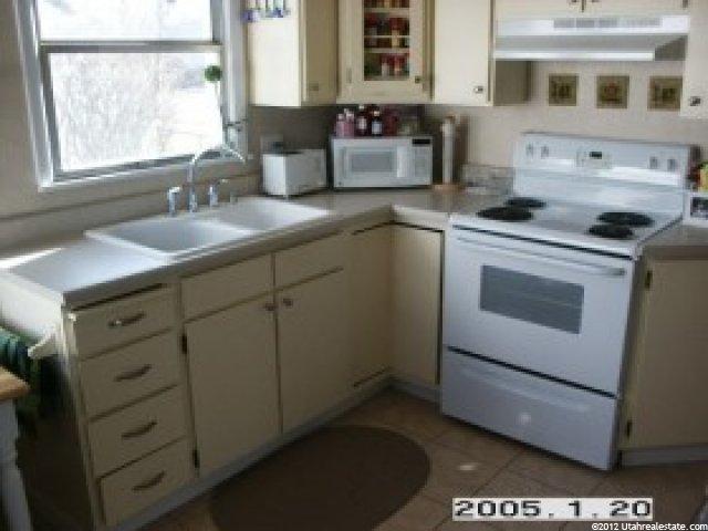 462 Cornell Dr, Midvale, UT 84047 — photo 3