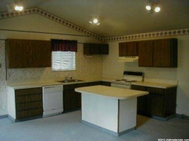 78 S 1250 W, Vernal, UT 84078 — photo 2