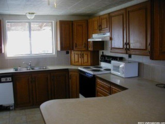 338 E 400 S, Vernal, UT 84078 — photo 4