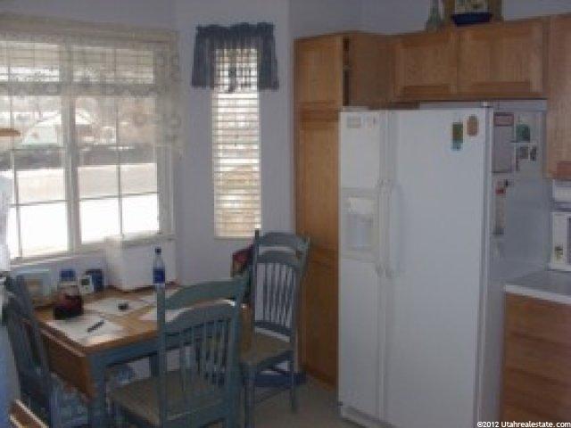 402 Larkin Ln, Kaysville, UT 84037 — photo 3