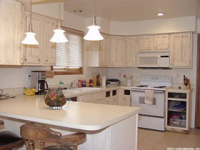 8952 S Quail Holw E, Sandy, UT 84093 — photo 3