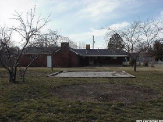 858 N 3000 W, Clinton, UT 84015 — photo 2