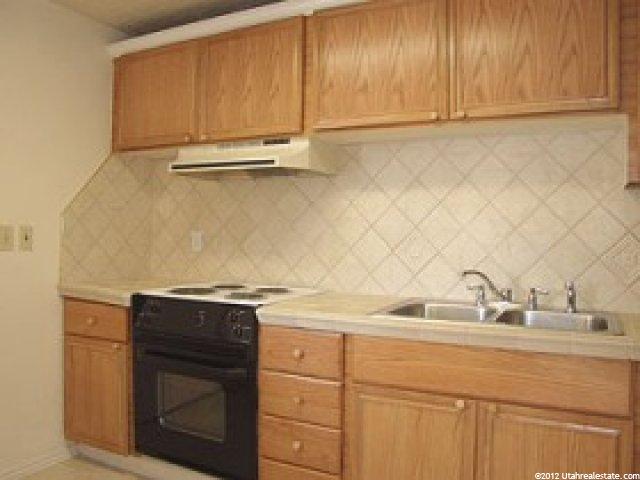 10355 Serpentine Cir, Sandy, UT 84094 — photo 3
