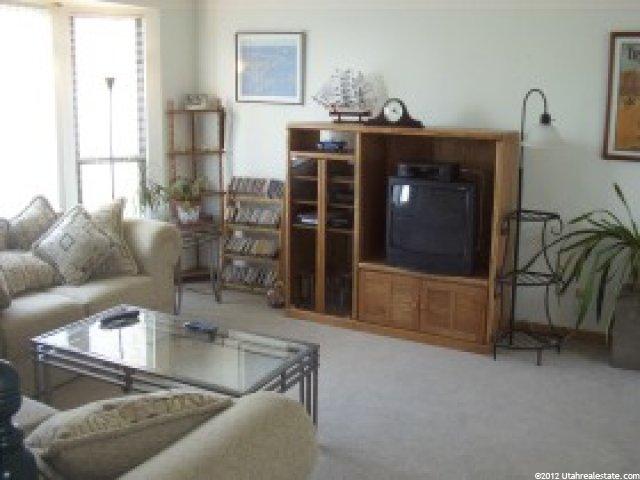 852 N Ash Dr, Layton, UT 84041 — photo 4