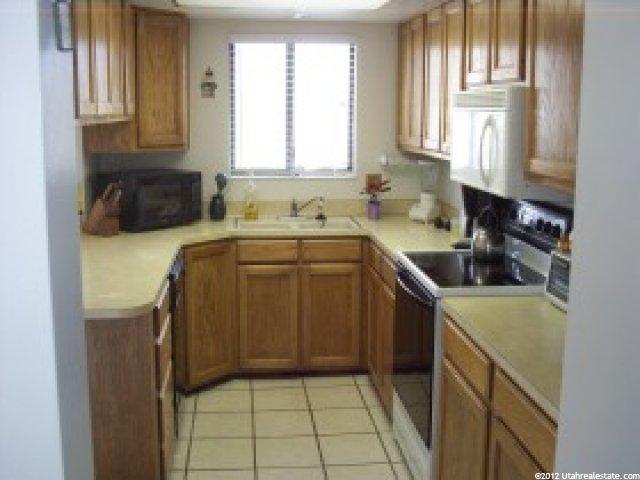 852 N Ash Dr, Layton, UT 84041 — photo 5