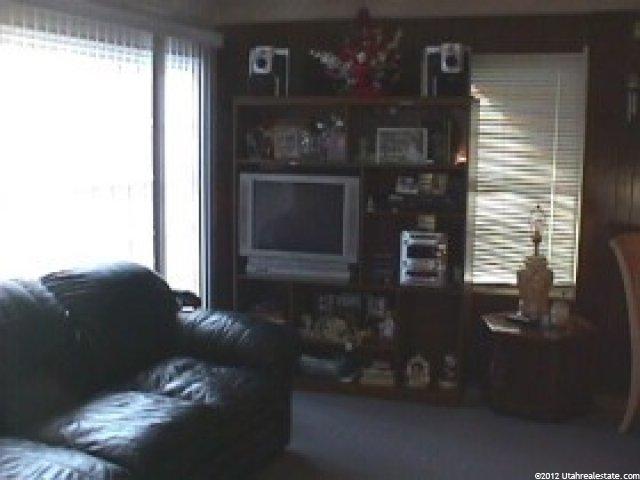 322 E Parry St S, Ogden, UT 84404 — photo 2