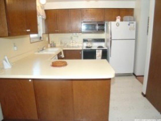 194 S 1000 E, Layton, UT 84041 — photo 3