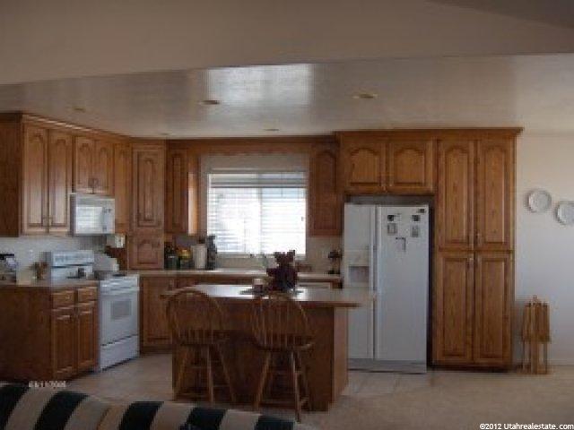1387 N 1800 W, Clinton, UT 84015 — photo 2