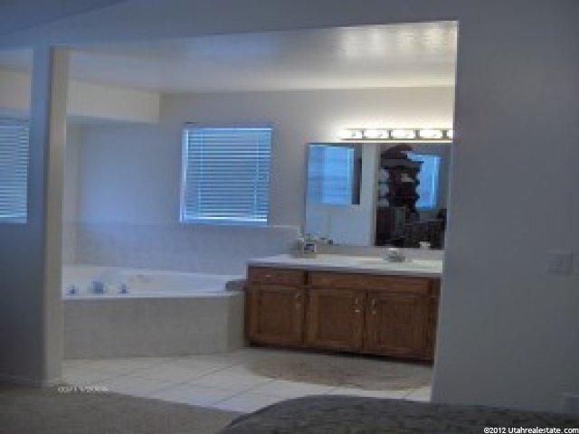 1387 N 1800 W, Clinton, UT 84015 — photo 5