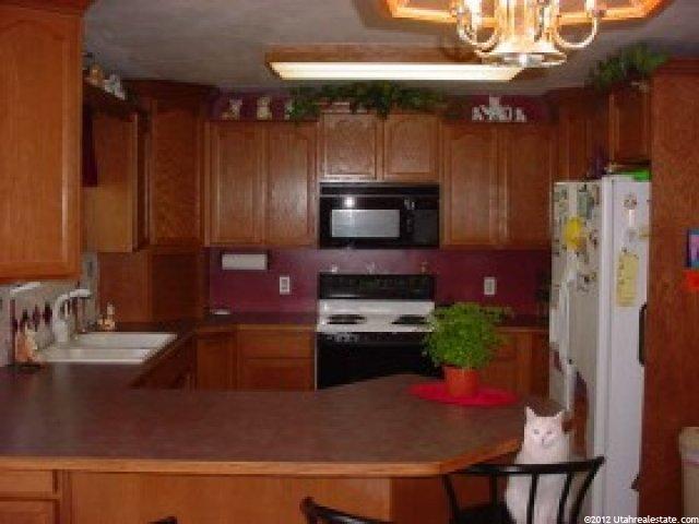 1086 N 350 W, Layton, UT 84041 — photo 2