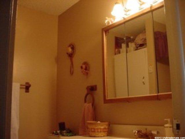 1086 N 350 W, Layton, UT 84041 — photo 6
