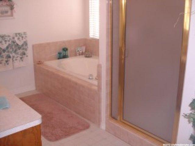 243 W 475 S, Layton, UT 84041 — photo 8