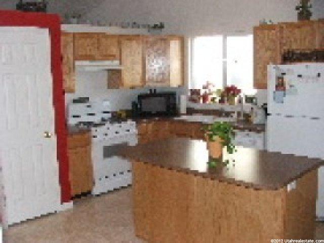 102 E 2600 S, Clearfield, UT 84015 — photo 8