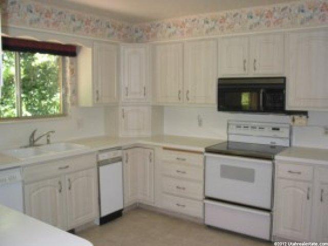 4274 Lakeview Dr, Ogden, UT 84403 — photo 2