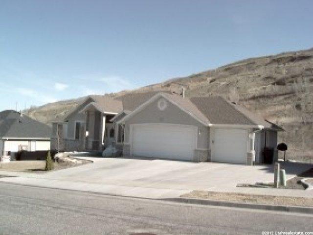 2128 Park Hills Dr, Centerville, UT 84014 — photo 2