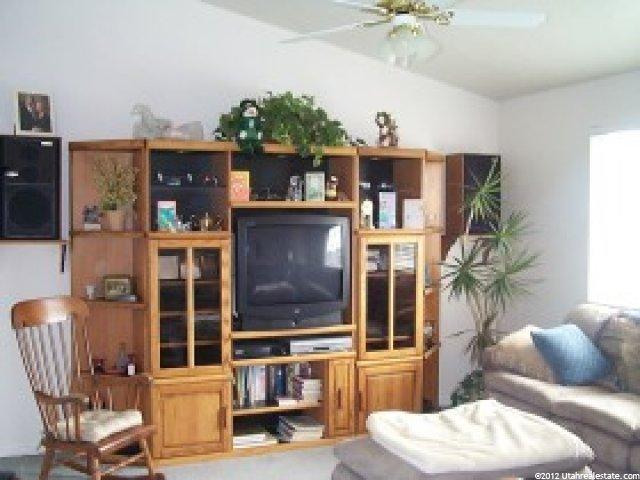 808 W 1520 N, Clinton, UT 84015 — photo 2