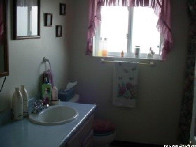185 N 600 E, Hyrum, UT 84319 — photo 4