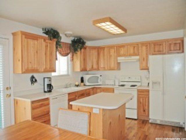 12 E Continental Dr, Farmington, UT 84025 — photo 4