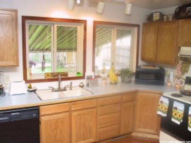4542 S 300 W, Washington Terrace, UT 84405 — photo 3